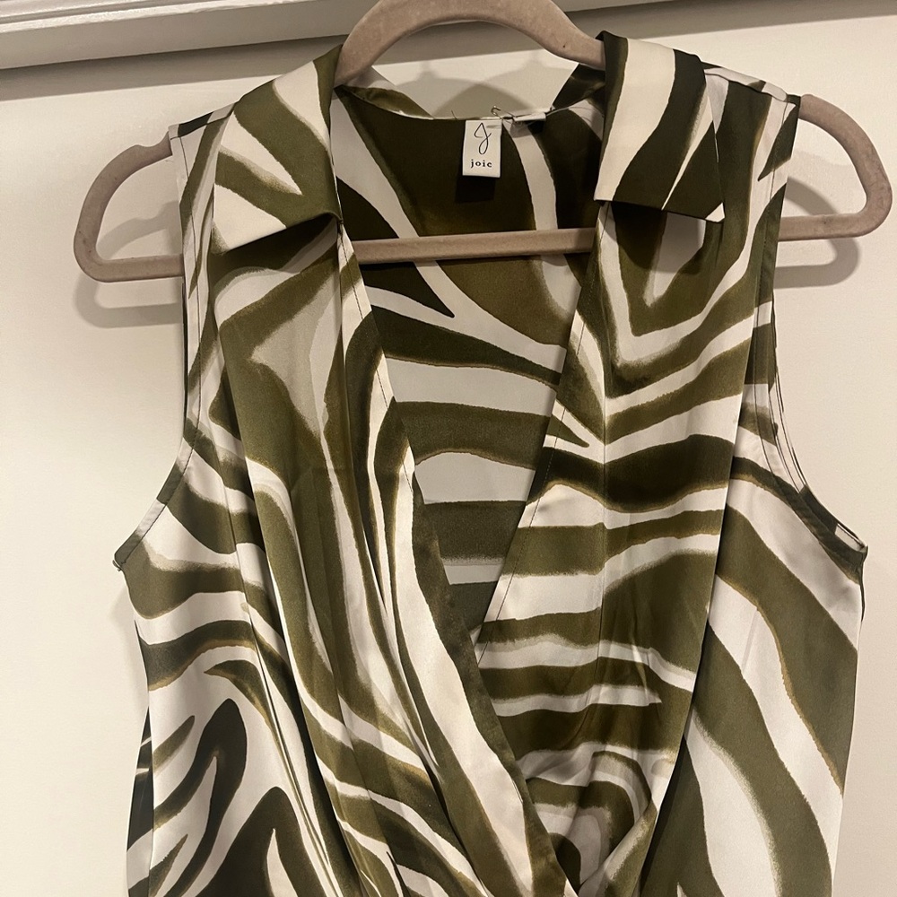 Joie Green and White Zebra Print Sleeveless cropped blouse